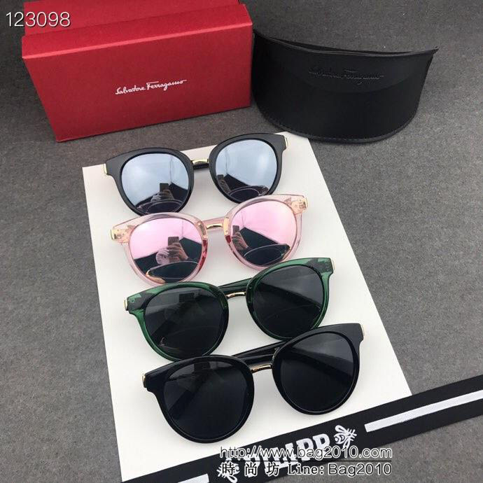 Ferragamo菲拉格慕 新款 高清偏光鏡片 女款太陽鏡  lly1437